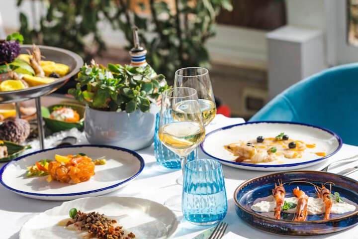 Dining 84 of 147