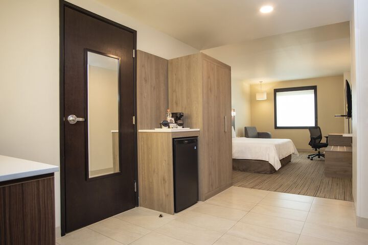 Room 7 of 65
