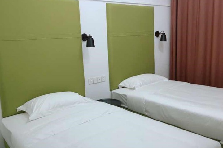 Room 35 of 41