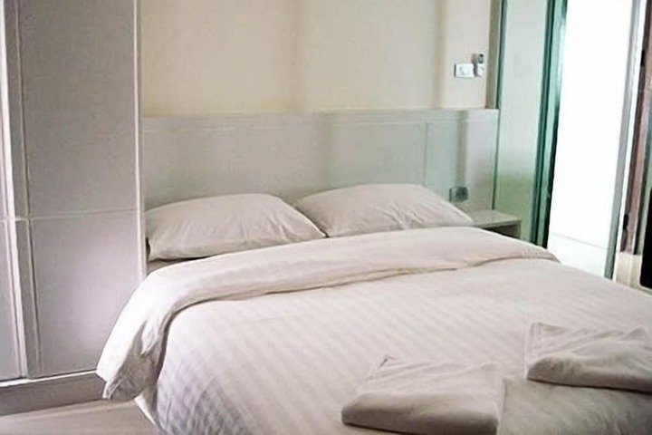 Room 32 of 83
