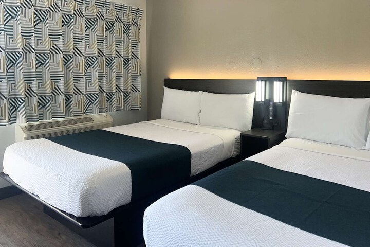 Double Room Disability Accessible (9 of 14)