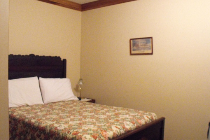Room 13 of 36