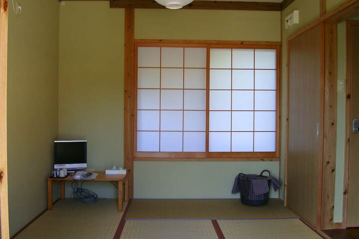 Room 3 of 22