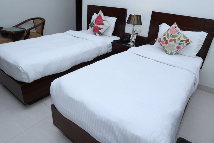 Room 14 of 37