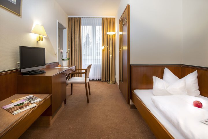 Room 3 of 42