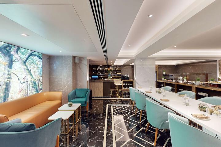 Lounge 187 of 231