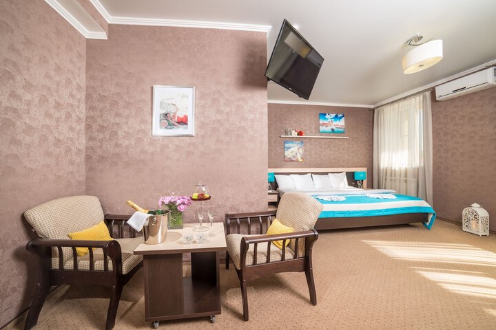 Room 7 of 27