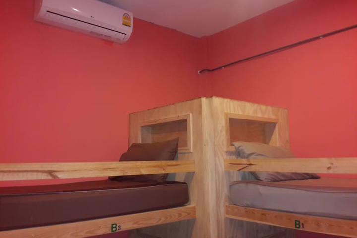 Room 14 of 18