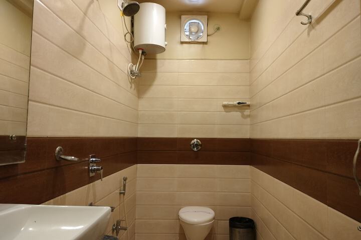 Room 142 of 150