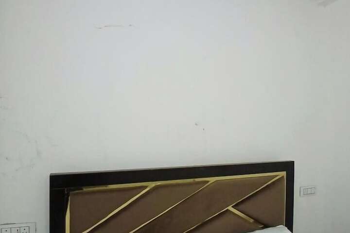 Room 3 of 20