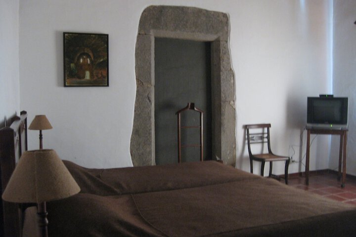 Room 4 of 36