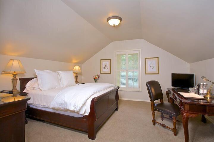 Room 12 of 43