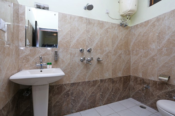 Room 10 of 13