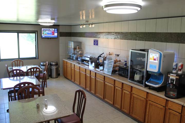 Breakfast/Coffee Service 25 of 36