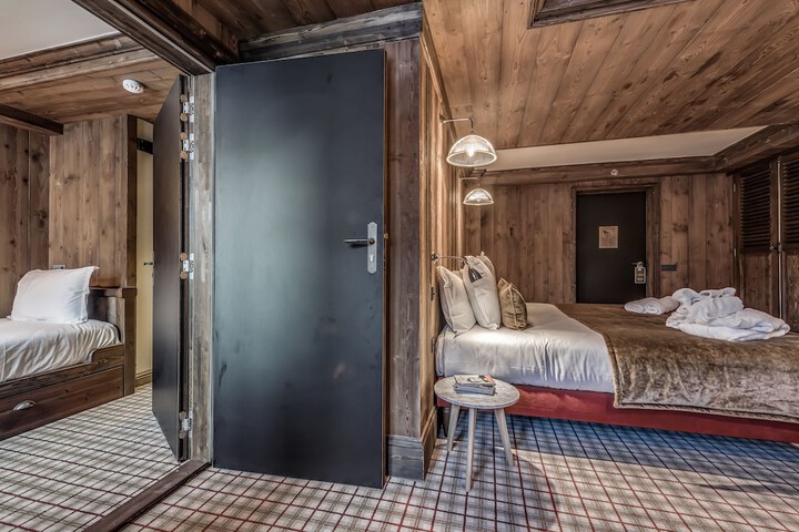 Room 21 of 77