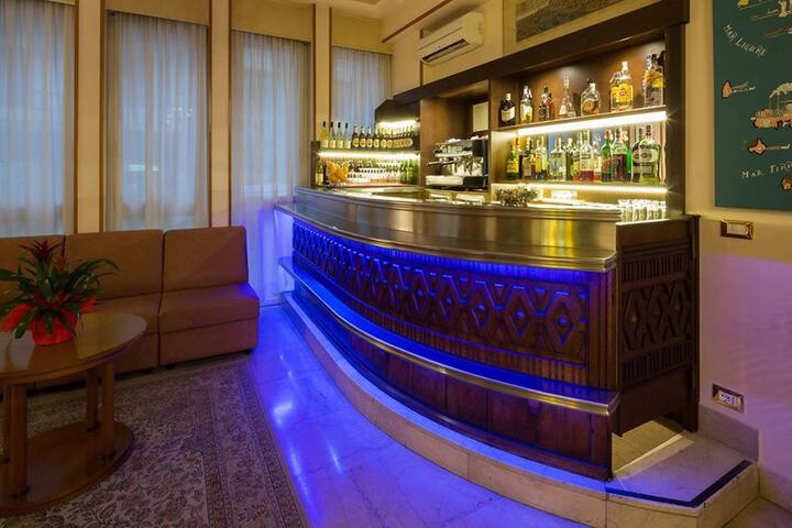 Lounge 56 of 67