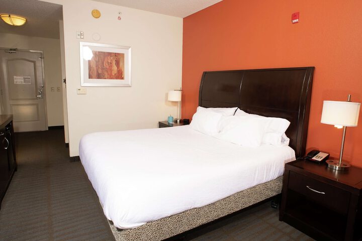 Room 15 of 51