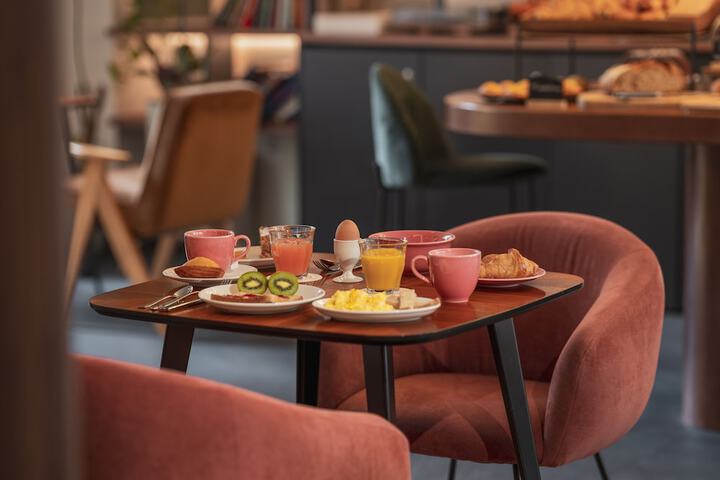 Breakfast/Coffee Service 97 of 103