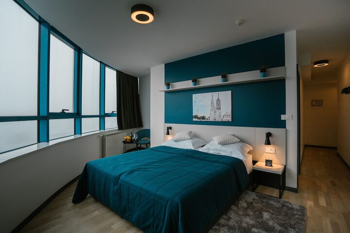 Room 5 of 35