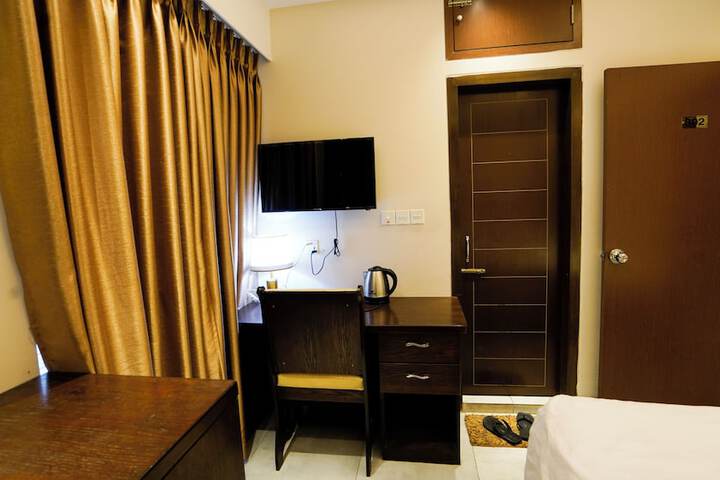 Room 10 of 10