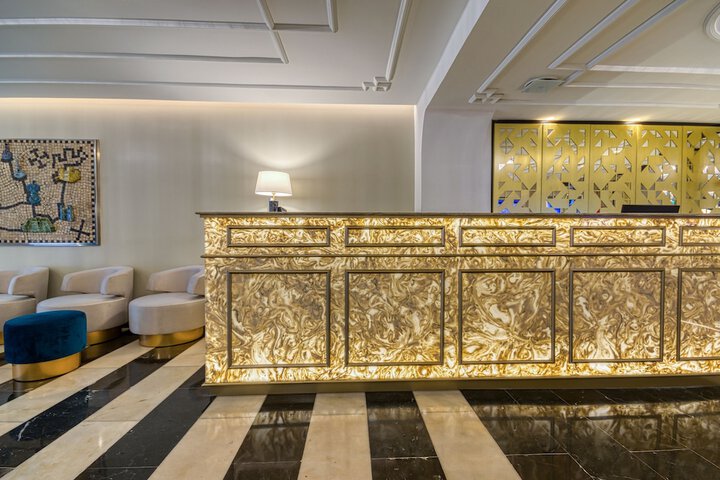 Guest Lobby