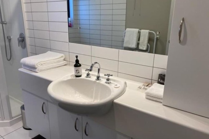 Room 102 of 115