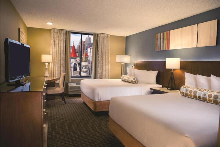 Standard Room, King or Two Doubles (1 of 5)