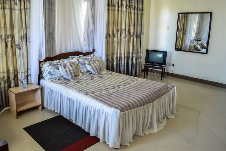 Room 5 of 36