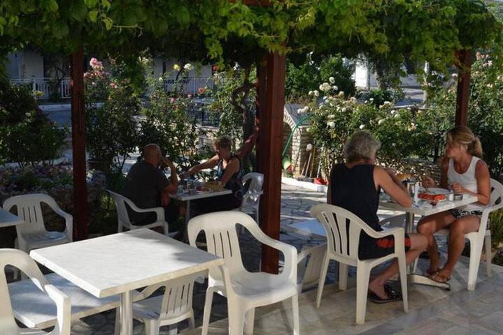 NIKI HOTEL