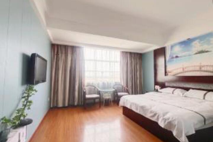 Room 6 of 7