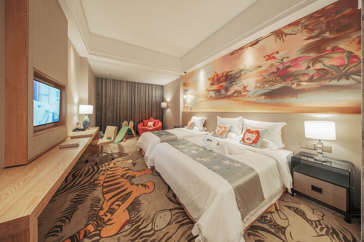 Room 16 of 43