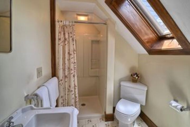Room 4 of 49