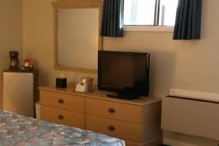 Room 27 of 40