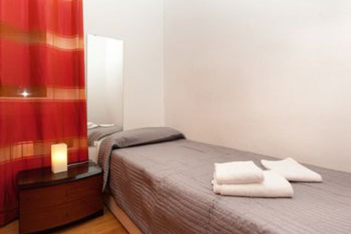 Room 9 of 40