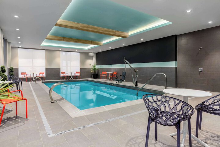 Pool 17 of 32