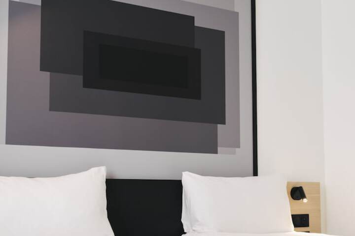 Room 3 of 75