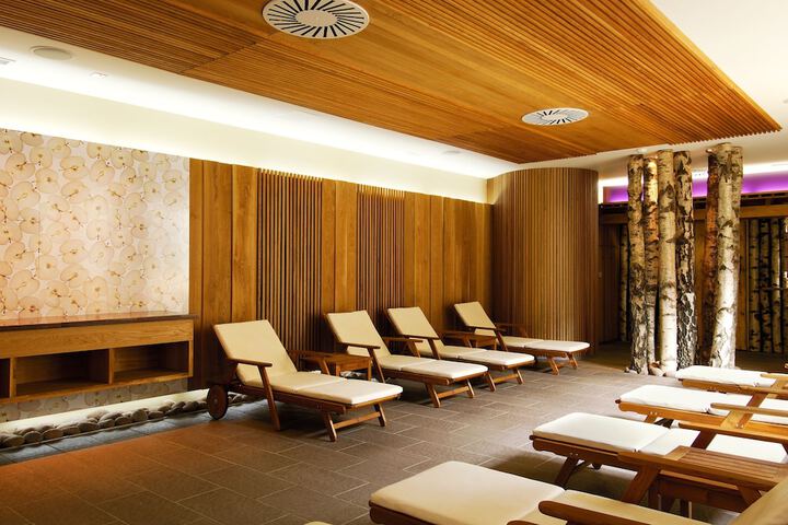 Spa 50 of 81