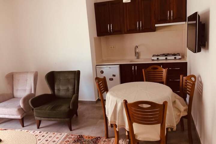 Room 4 of 159