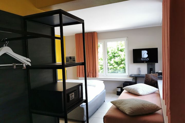 Room 12 of 39