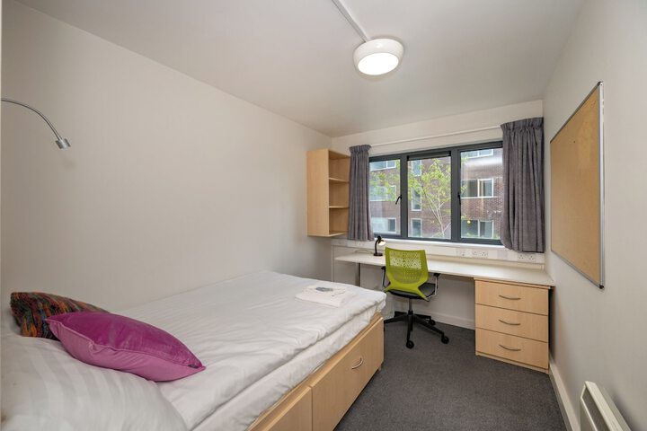 Room 6 of 26