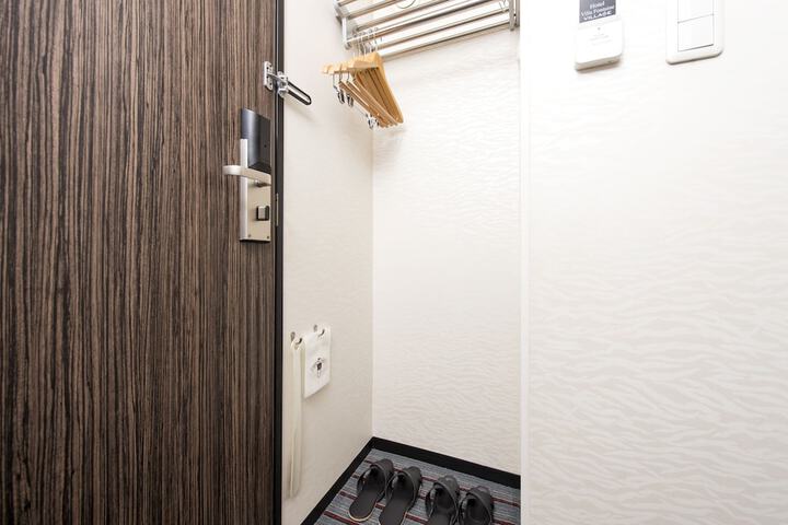 Room 5 of 22