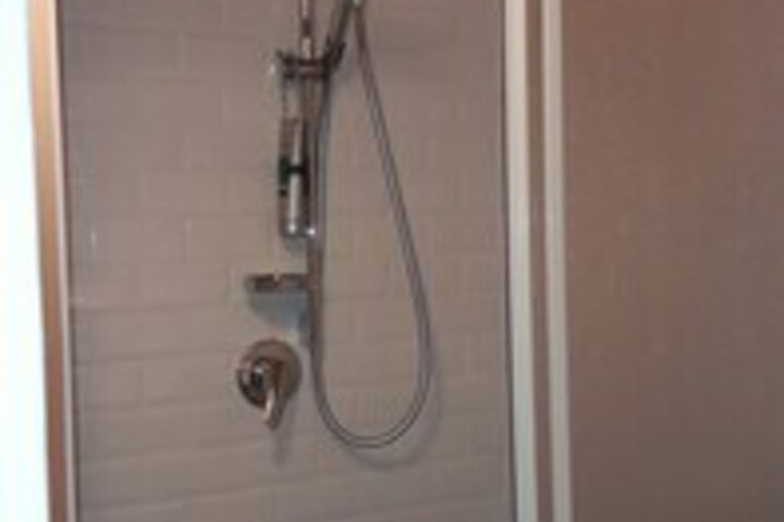 Room 4 of 12
