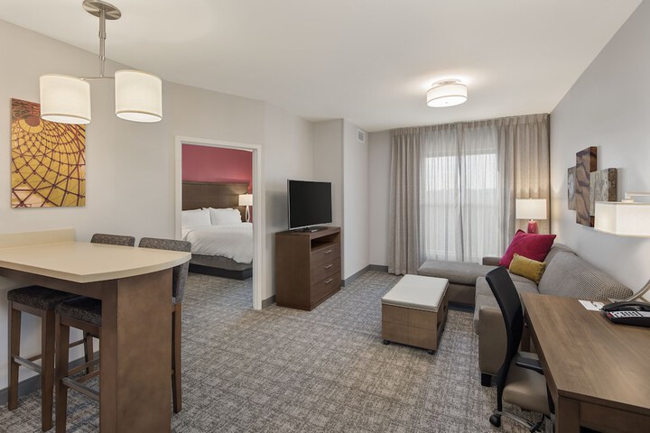 2 Bedroom Suite 1 King 2 Queen Accessible (1 of 22)