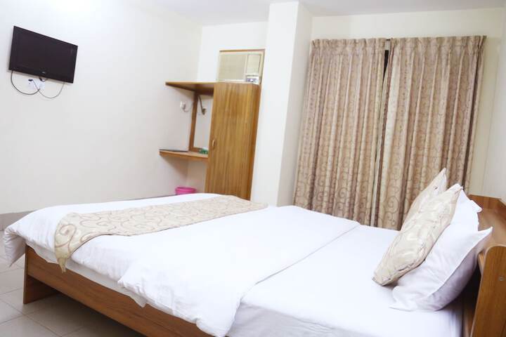 Room 16 of 24