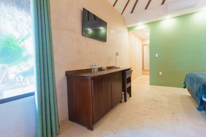 Room 15 of 48