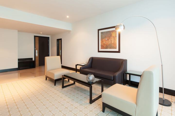 Room 38 of 211