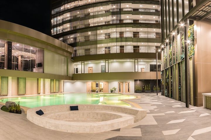 Pool 65 of 110