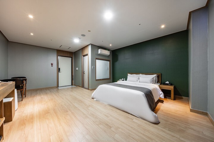 Room 19 of 91