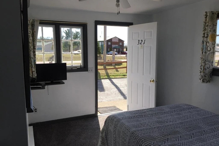 Photo of SUMMER BREEZE RESORT
