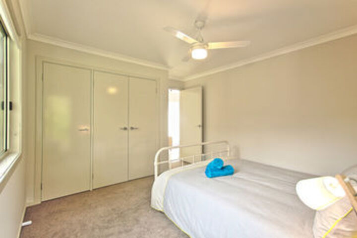 Room 13 of 33